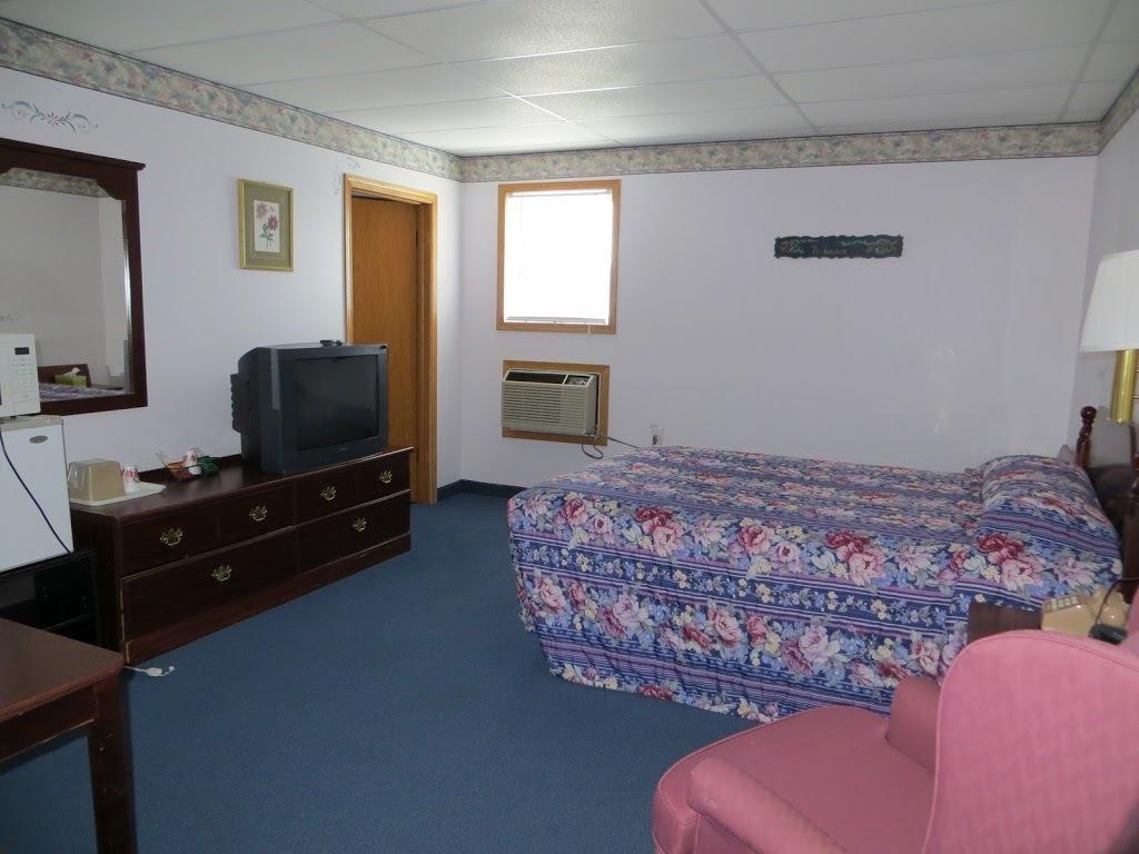 The Bluffs Inn & Suites Decorah Habitación foto